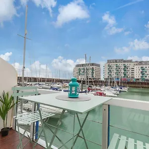 On The Water 2 With Free Parking - By My Getaways Brighton